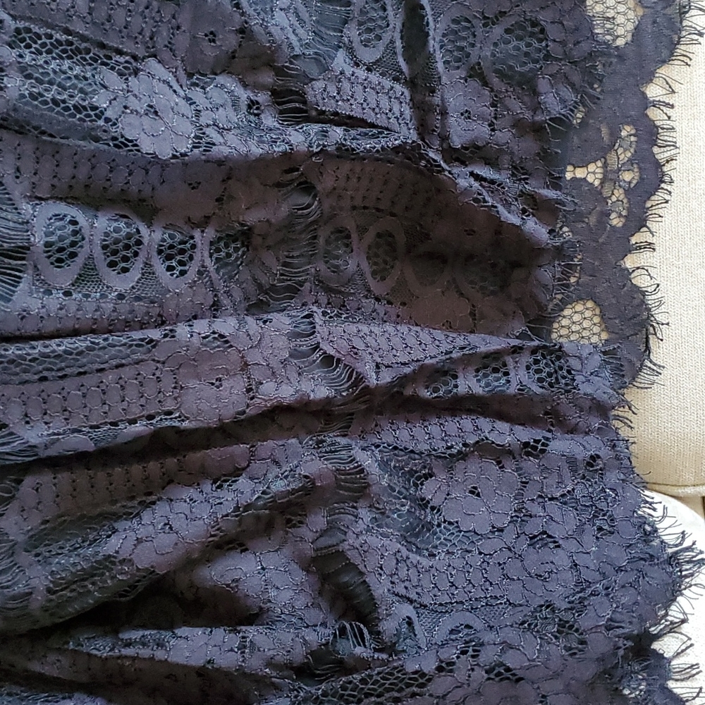 Black lace dress - Picture 5 of 7